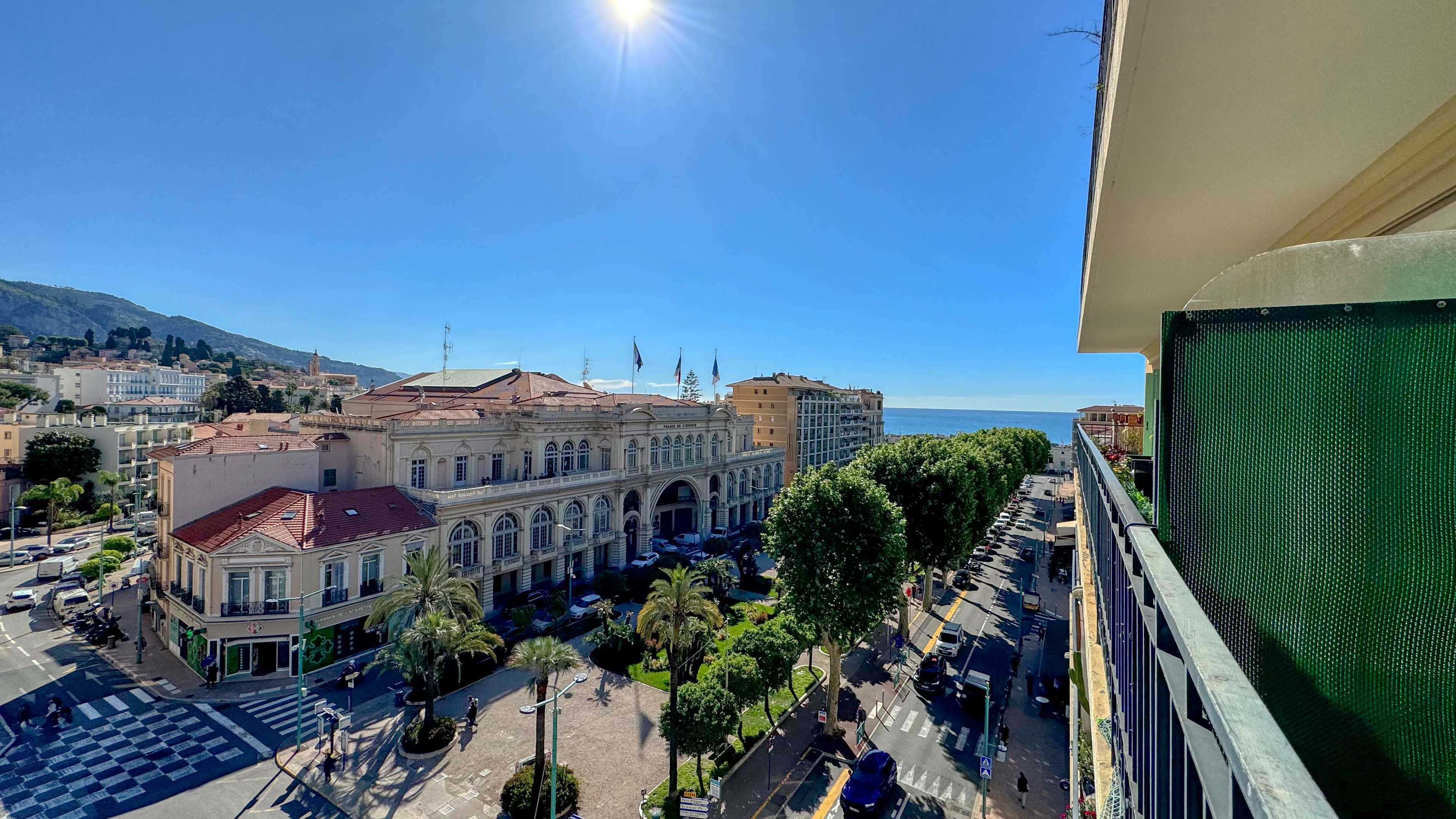 3 Pièces de 104 m² en Centre Ville Menton 1