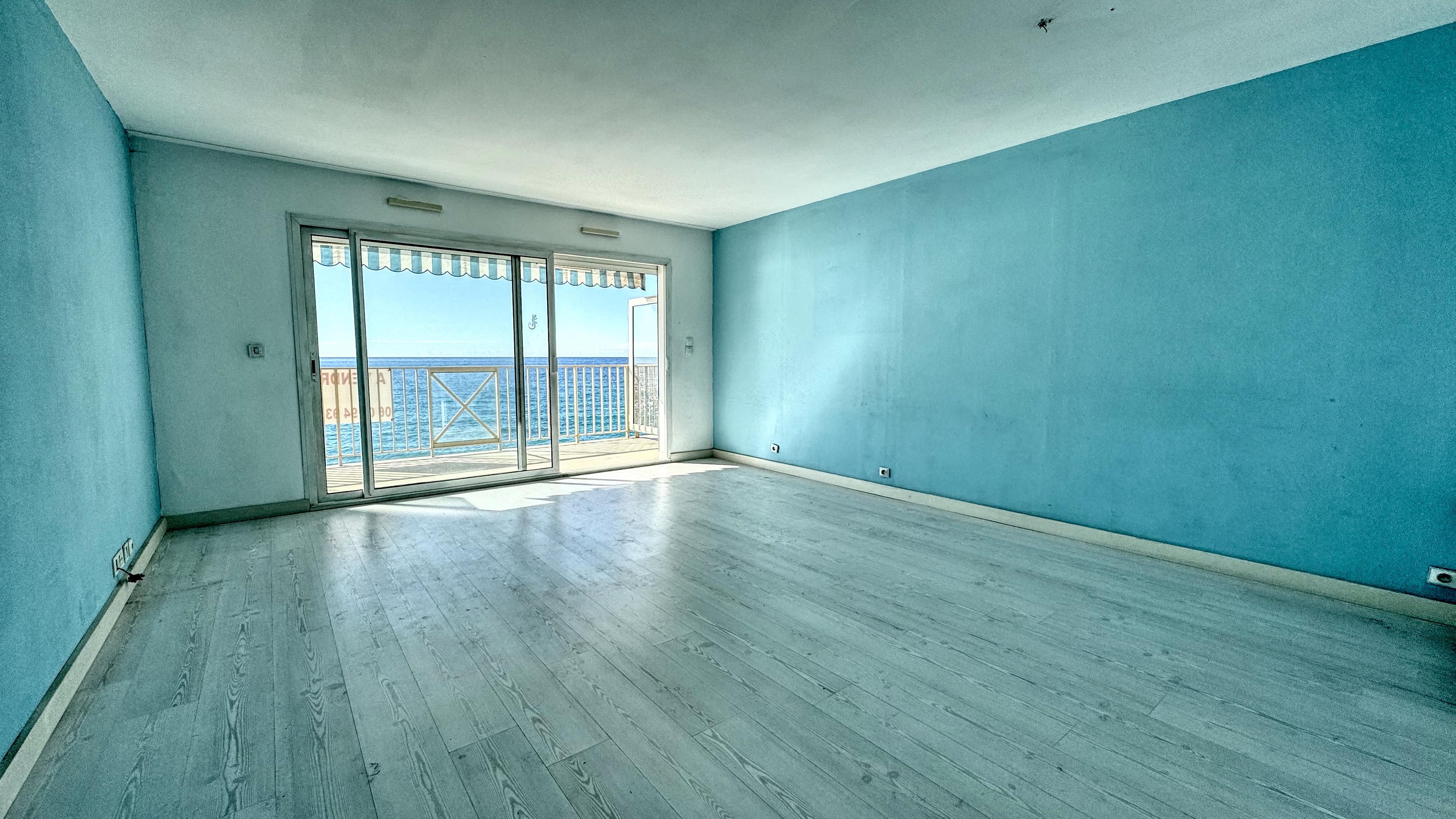 3 Room Front Line Apartment with Panoramic Sea View 6