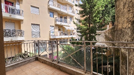 TROIS PIECES AVEC BALCON ET PARKING 2