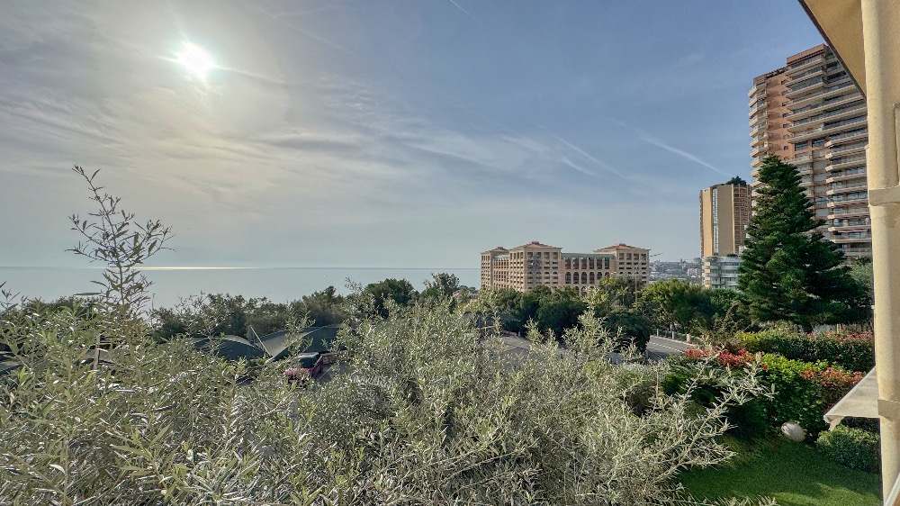 Aux portes de la Principauté de Monaco